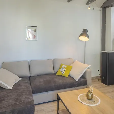 Apartment La Pause Savine - Proche Troyes - 4 Pers *